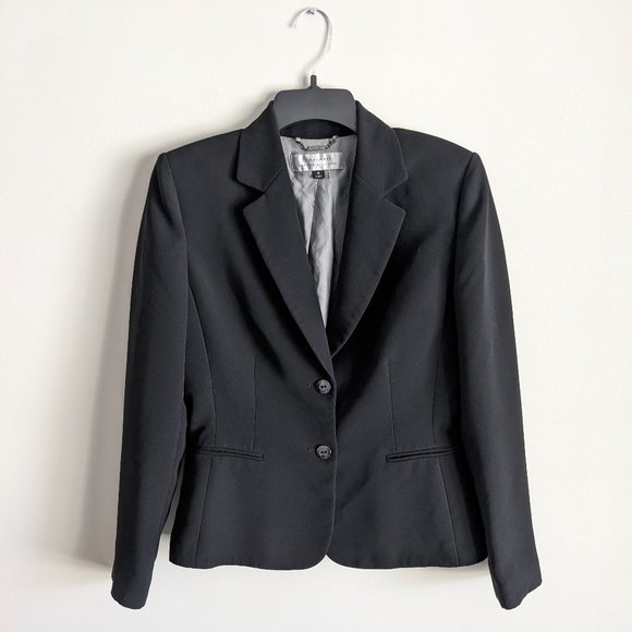 Tahari Jackets & Blazers - Tahari classic black jacket in a Misses size 6